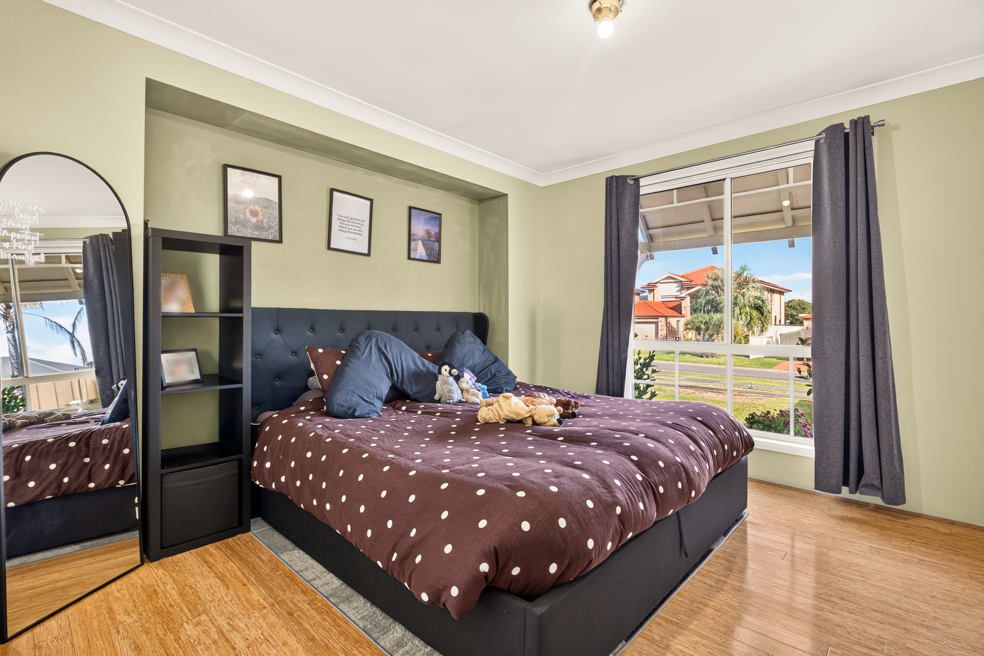 For Sale - 7 Mindona Way - New Property in Woodcroft - Real Estate by Sam Yazdi