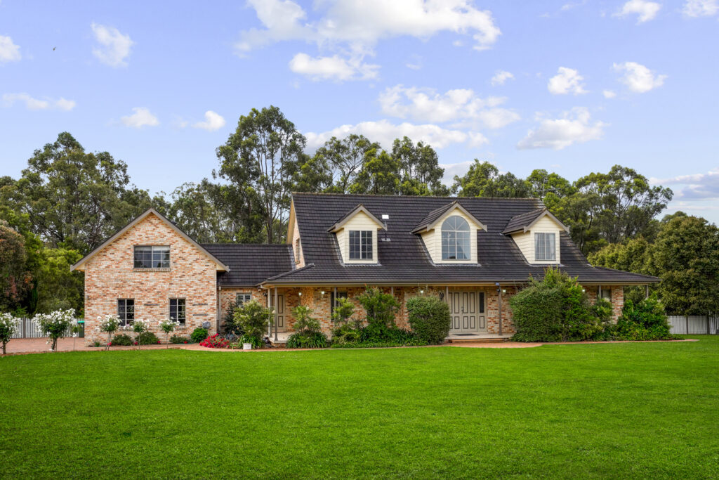 Auction - 17 Burnside Grove - New Property in Windsor Downs - Real Estate by Greg Vincent