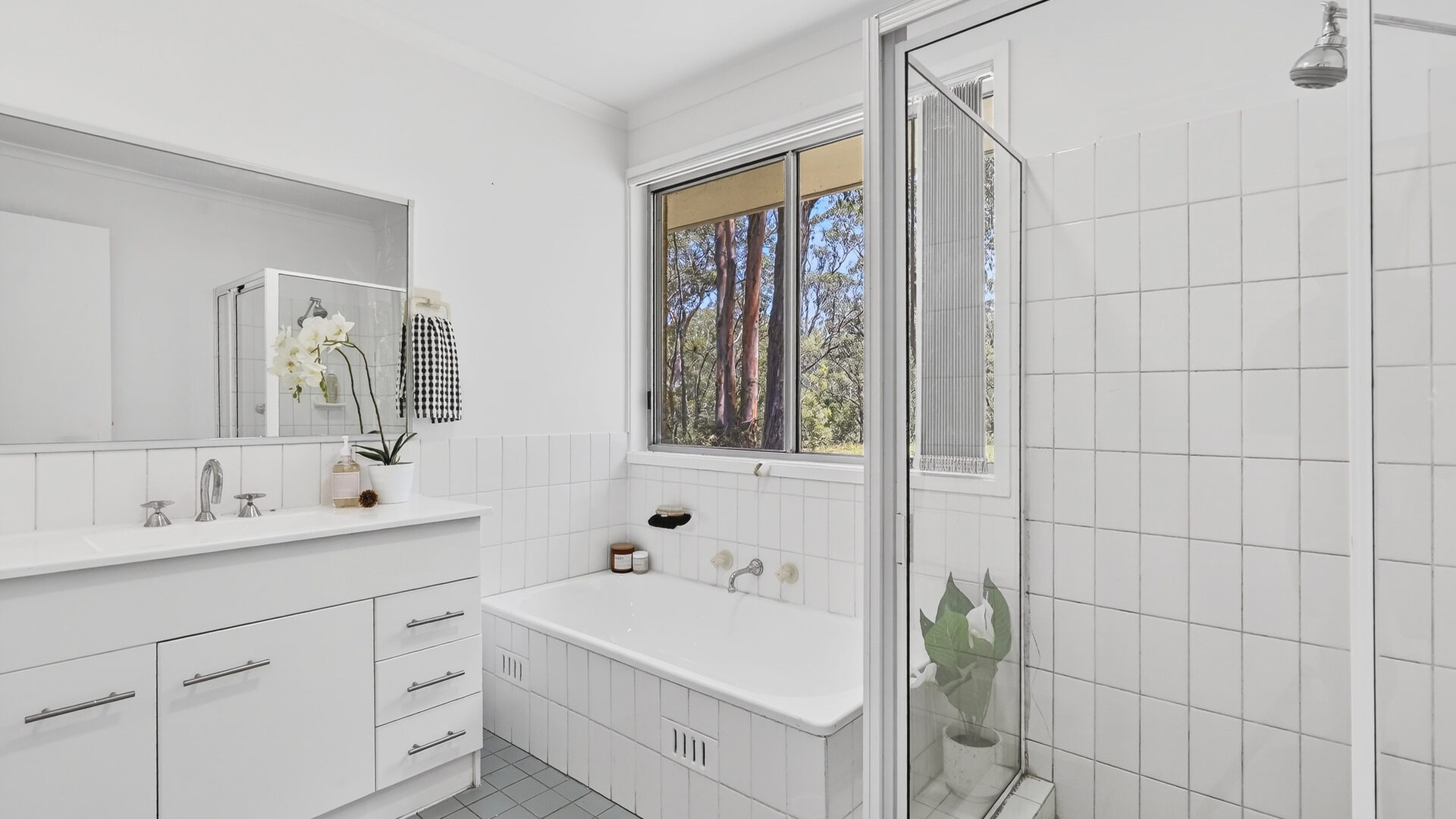 Auction - 32 Willow Brook Place - New Property in Tennyson - Real Estate by Greg Vincent