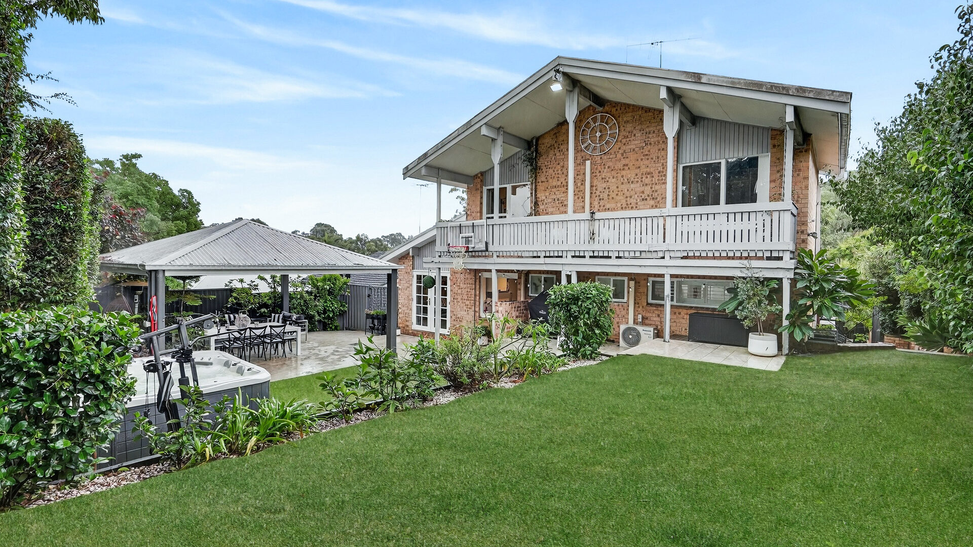 For Sale - 27 James Cook Drive - New Property in Kings Langley - Real Estate by Kim McChlery