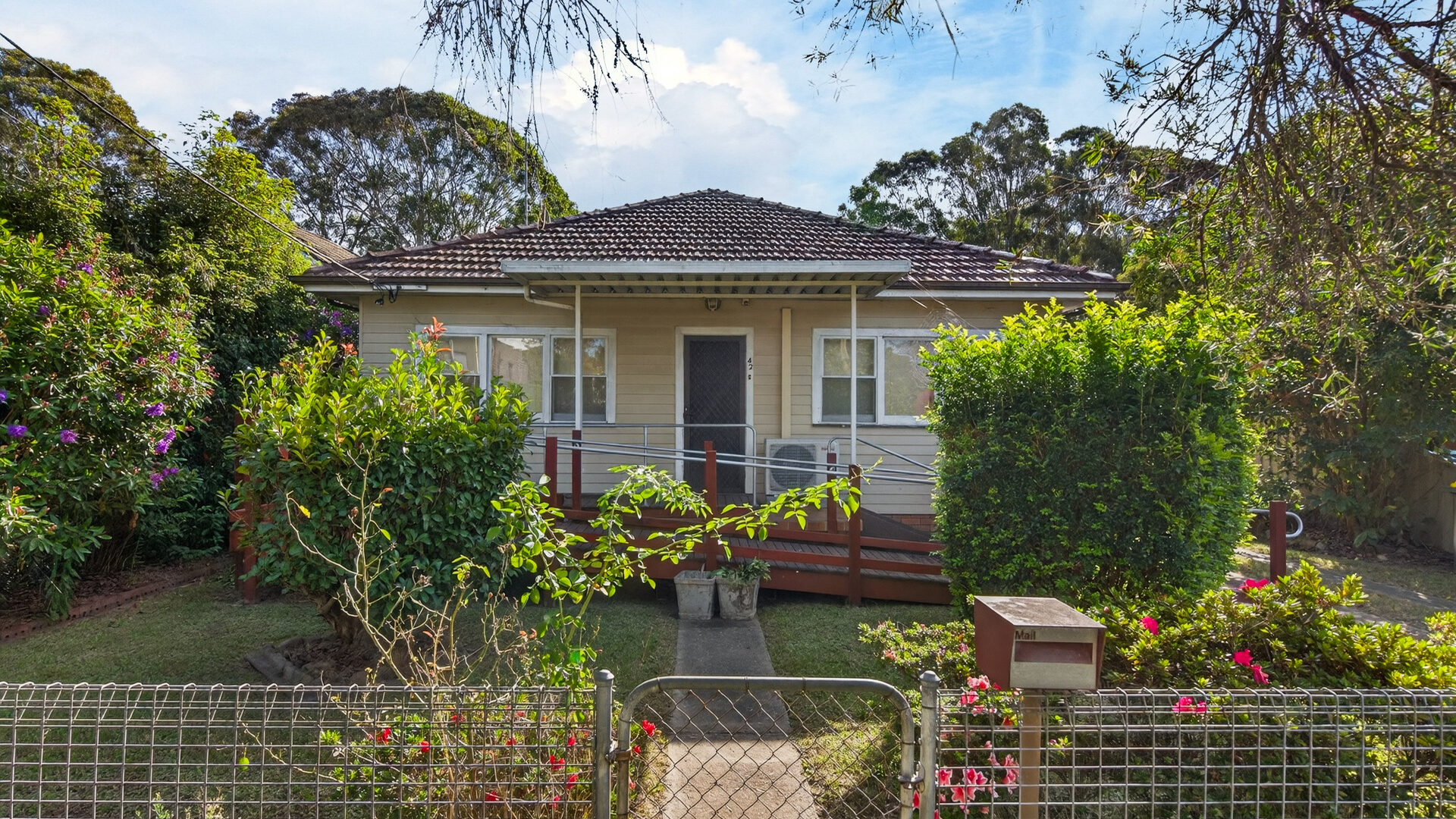 Auction - 42 Budgeree Road - New Property in Toongabbie - Real Estate by Brad Panayiotou