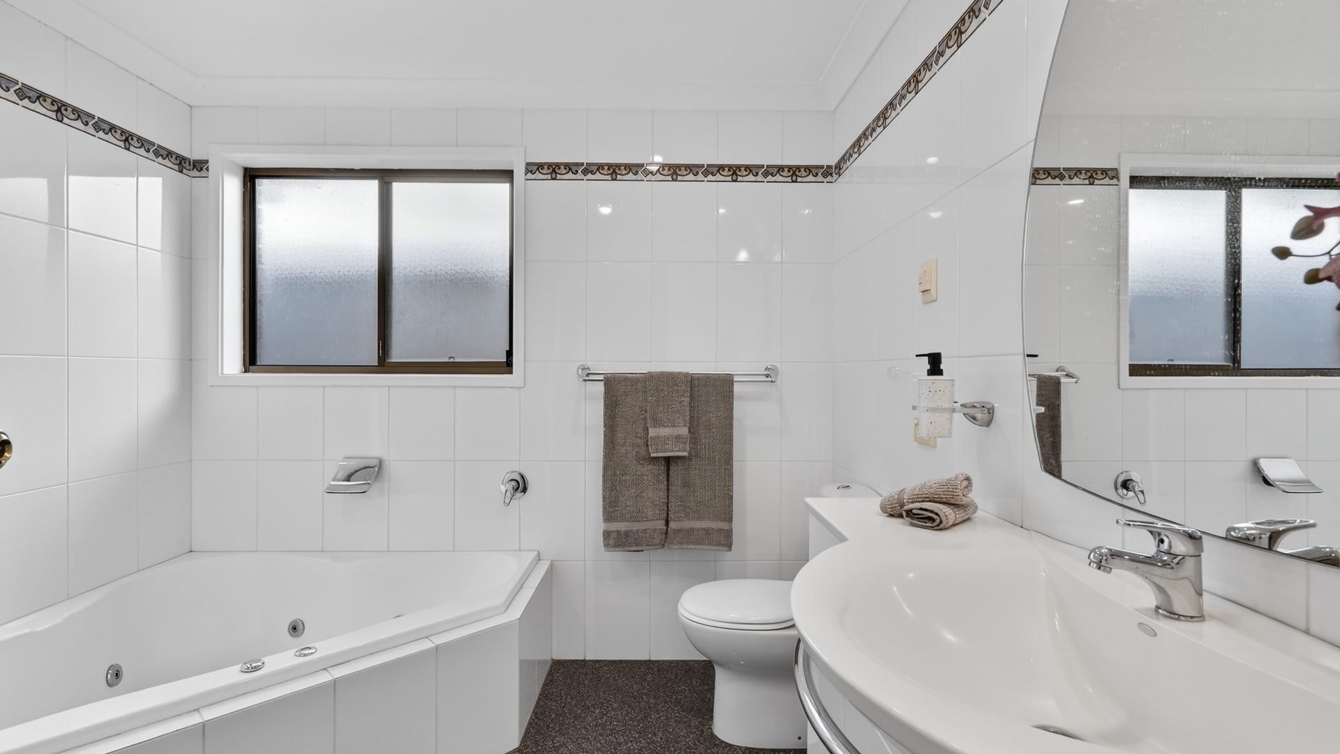 Sold - 37 Greenbank Drive - New Property in Glenhaven - Real Estate by Danielle McLoughlin