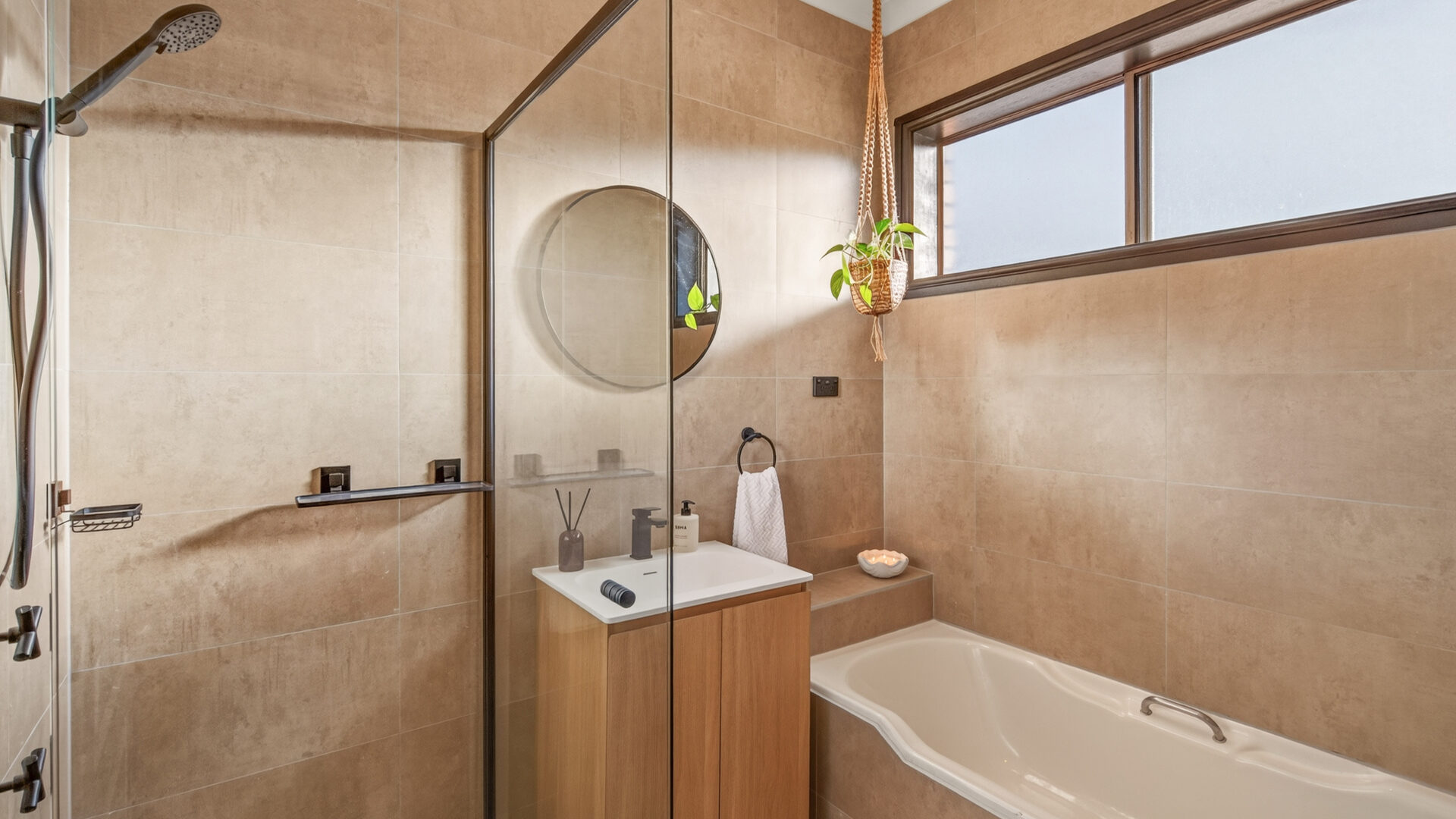 For Sale - 4 Hicks Place - New Property in Kings Langley - Real Estate by Kim McChlery