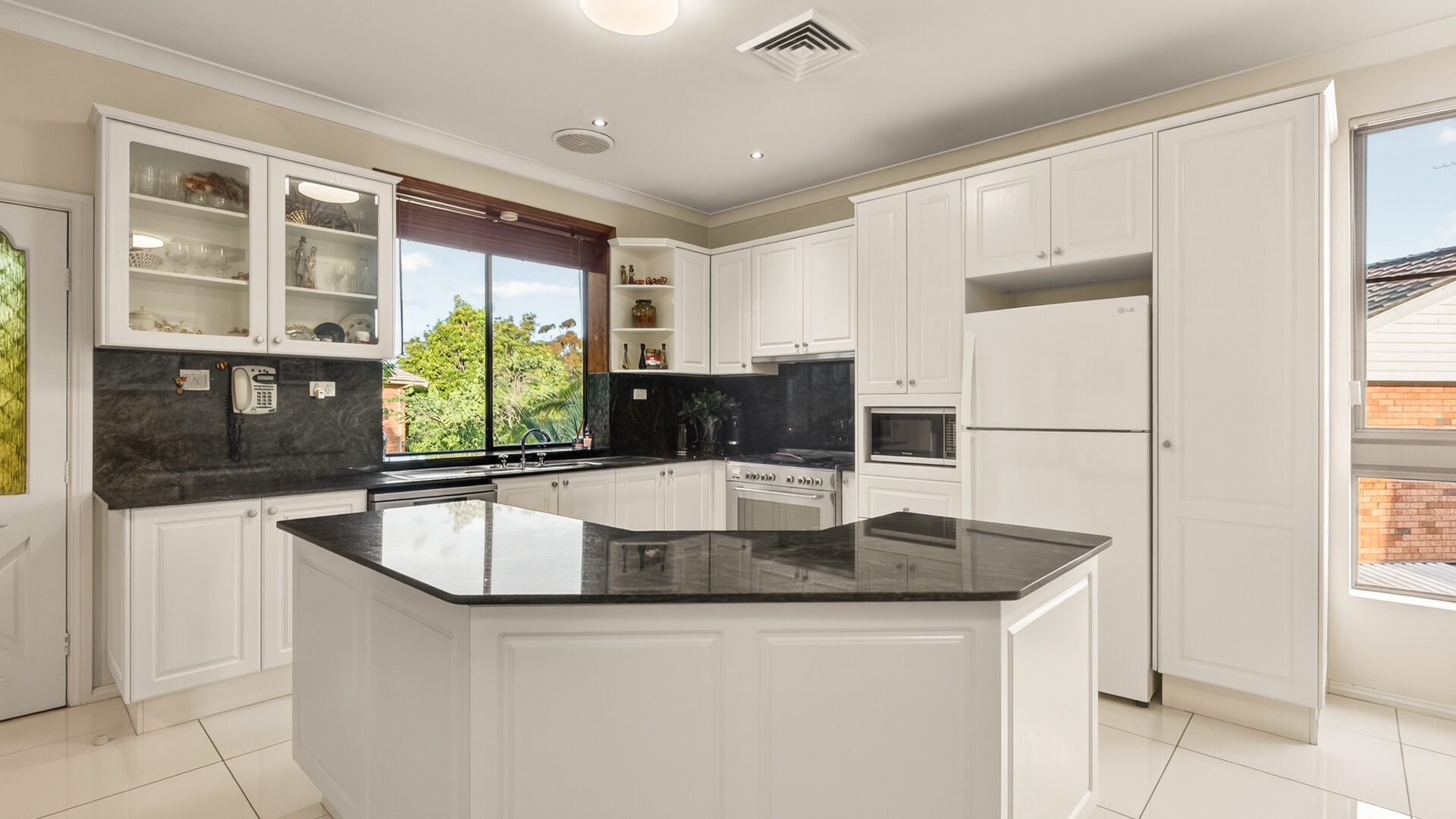For Sale - 4 Hicks Place - New Property in Kings Langley - Real Estate by Kim McChlery
