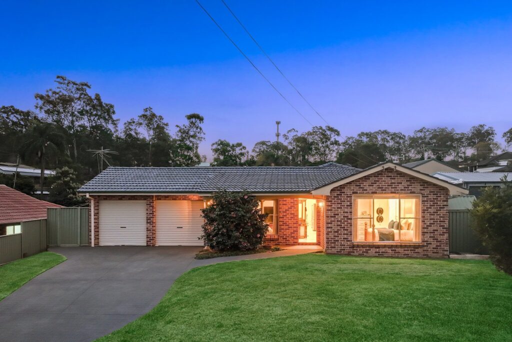 Auction - 11 Clergy Road - New Property in Wilberforce - Real Estate by Yuri Cattaneo