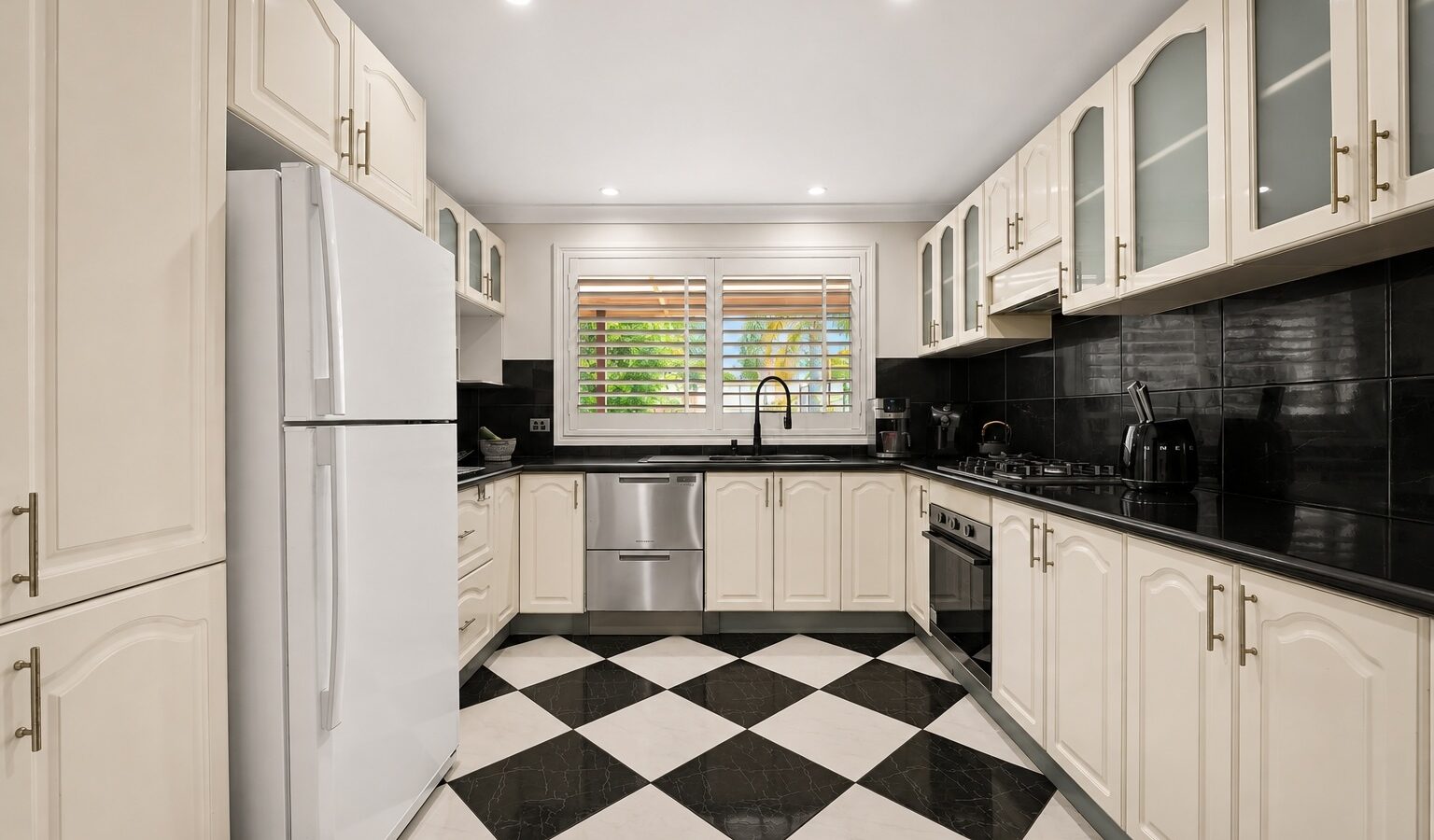 For Sale - 4 Nina Place - New Property in Oakhurst - Real Estate by George Davidson