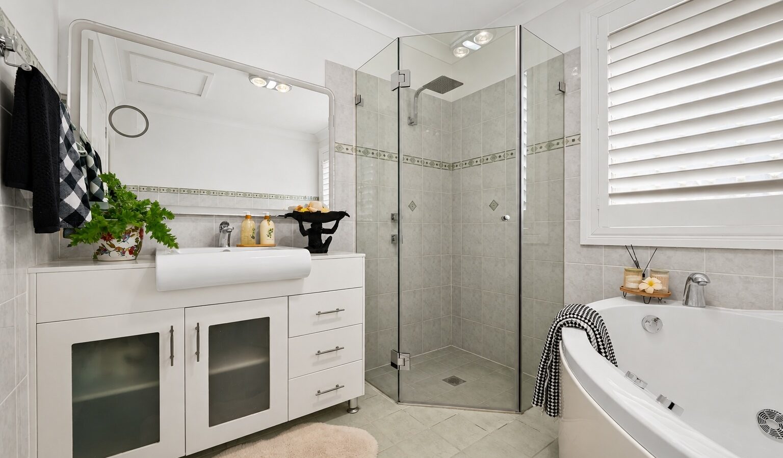 For Sale - 4 Nina Place - New Property in Oakhurst - Real Estate by George Davidson