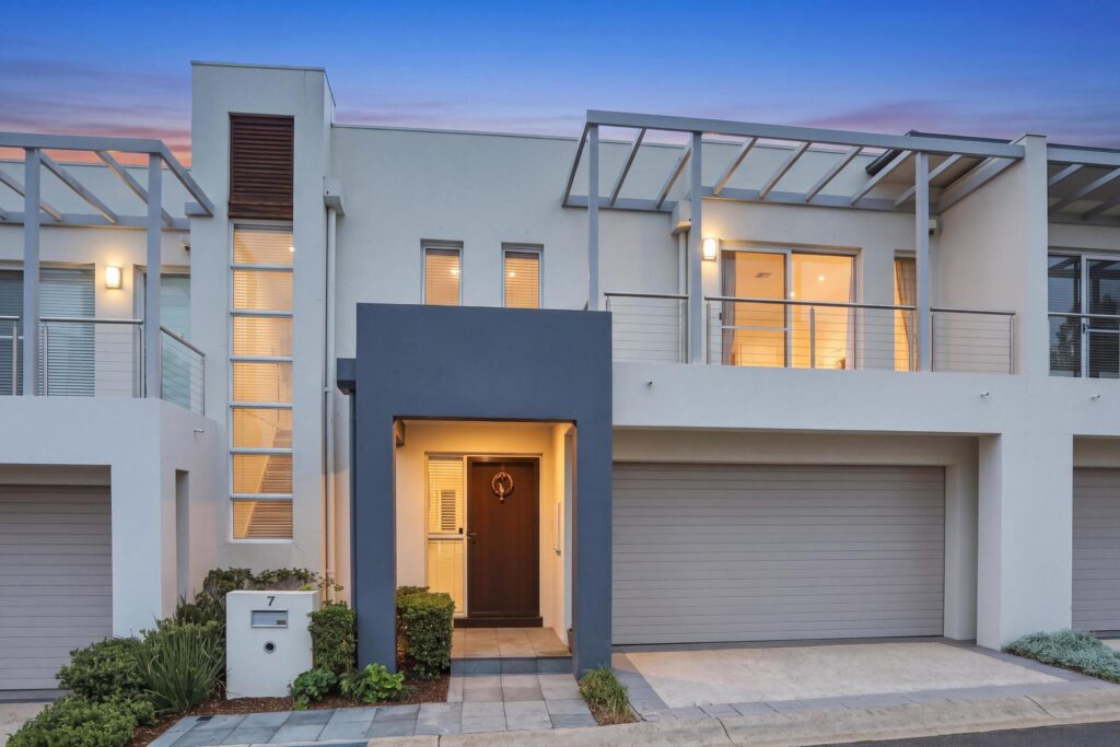 For Sale - 7 Waterstone Crescent - New Property in Bella Vista - Real Estate by Maree McCrorie