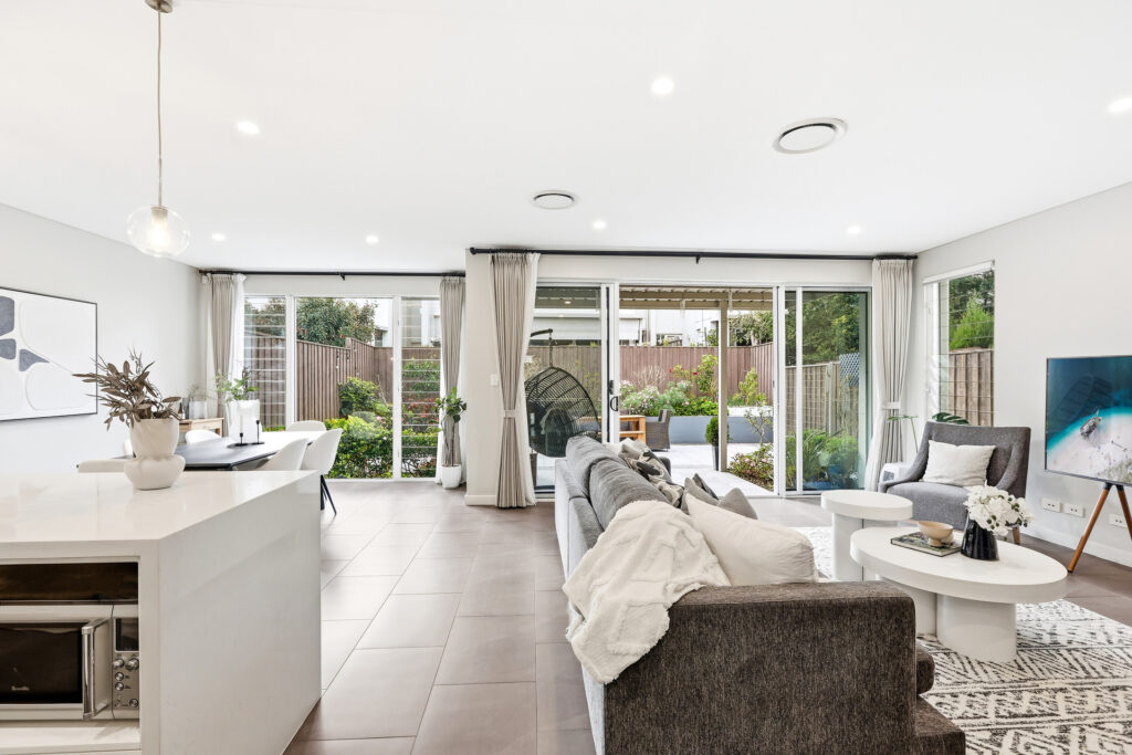 For Sale - 7 Waterstone Crescent - New Property in Bella Vista - Real Estate by Maree McCrorie