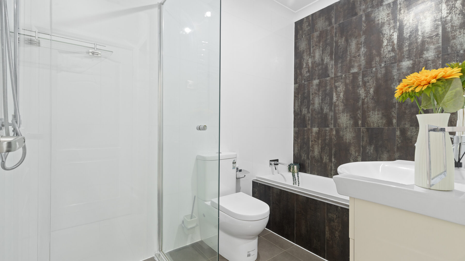 Auction - 8/3-5 Tungarra Road - New Property in Girraween - Real Estate by Amit Nayak