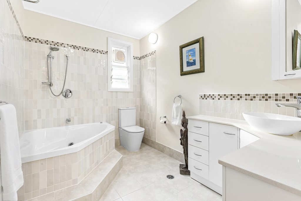 Auction - 44 Eastcote Road - New Property in North Epping - Real Estate by Betty Ockerlander