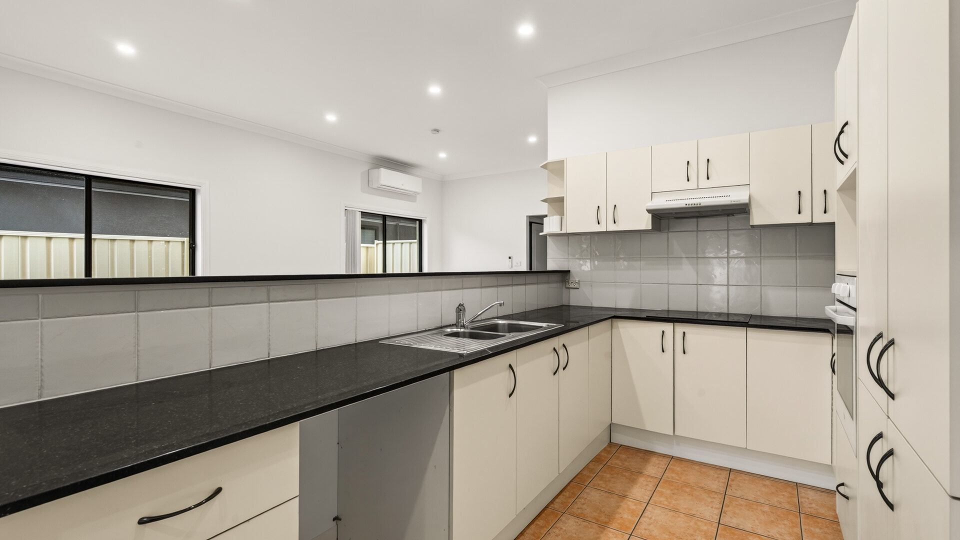 Auction - 2/778 Merrylands Road - New Property in Greystanes - Real Estate by Monique Layoun