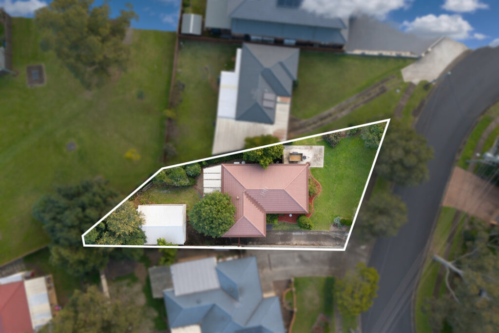 For Sale - 28 Veronica Crescent - New Property in Seven Hills - Real Estate by Peter Sutherland