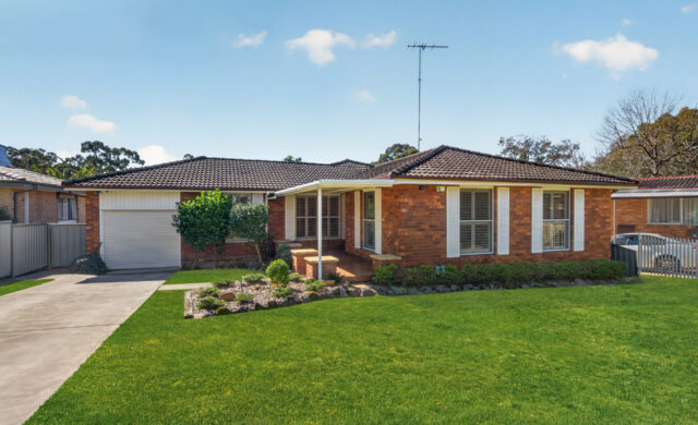 Auction - 11 Plymouth Crescent - New Property in Kings Langley - Real Estate by Kim McChlery