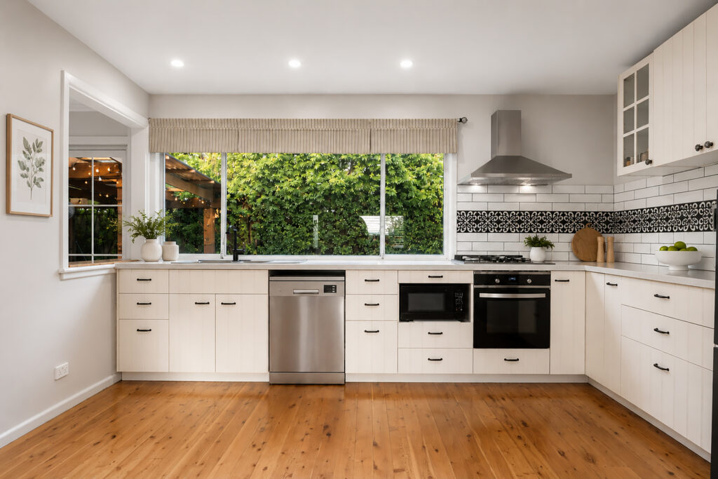 For Sale - 594 George Street - New Property in South Windsor - Real Estate by Sharon George
