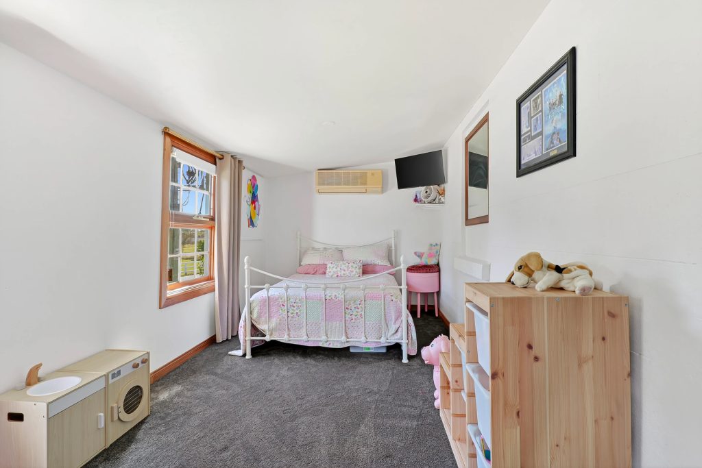 For Sale - 221 Hawkesbury Valley Way - New Property in Clarendon - Real Estate by Ziggy Parsonson