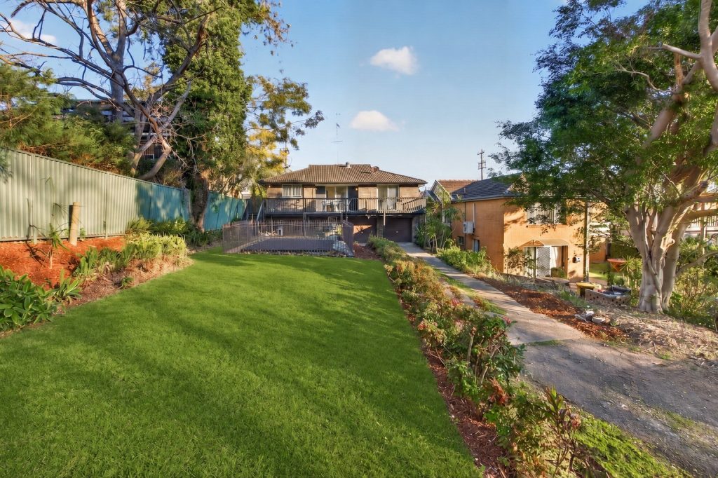 Auction - 37 Perry Street - New Property in Dundas Valley - Real Estate by Stephen Mina