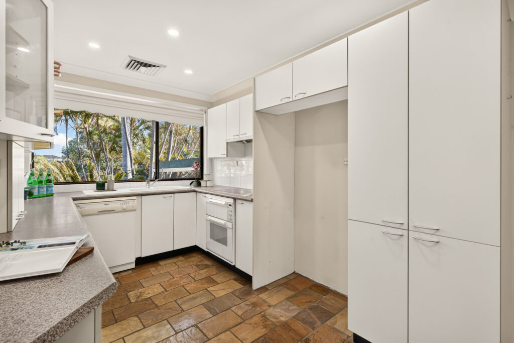 Auction - 64 Shanke Crescent - New Property in Kings Langley - Real Estate by Kim McChlery
