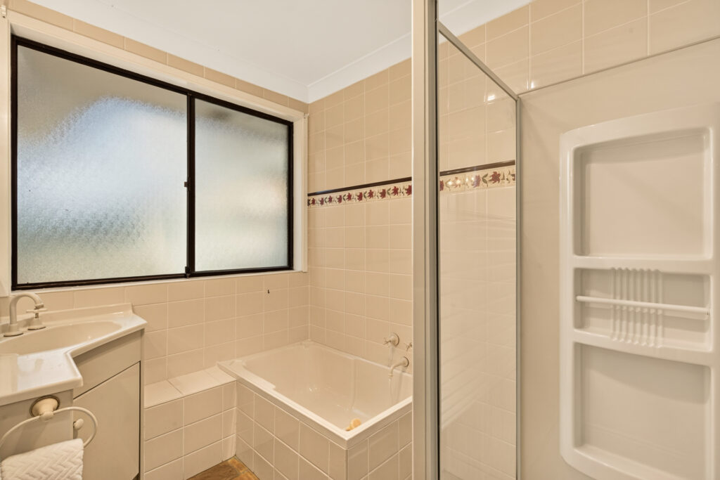 Auction - 64 Shanke Crescent - New Property in Kings Langley - Real Estate by Kim McChlery