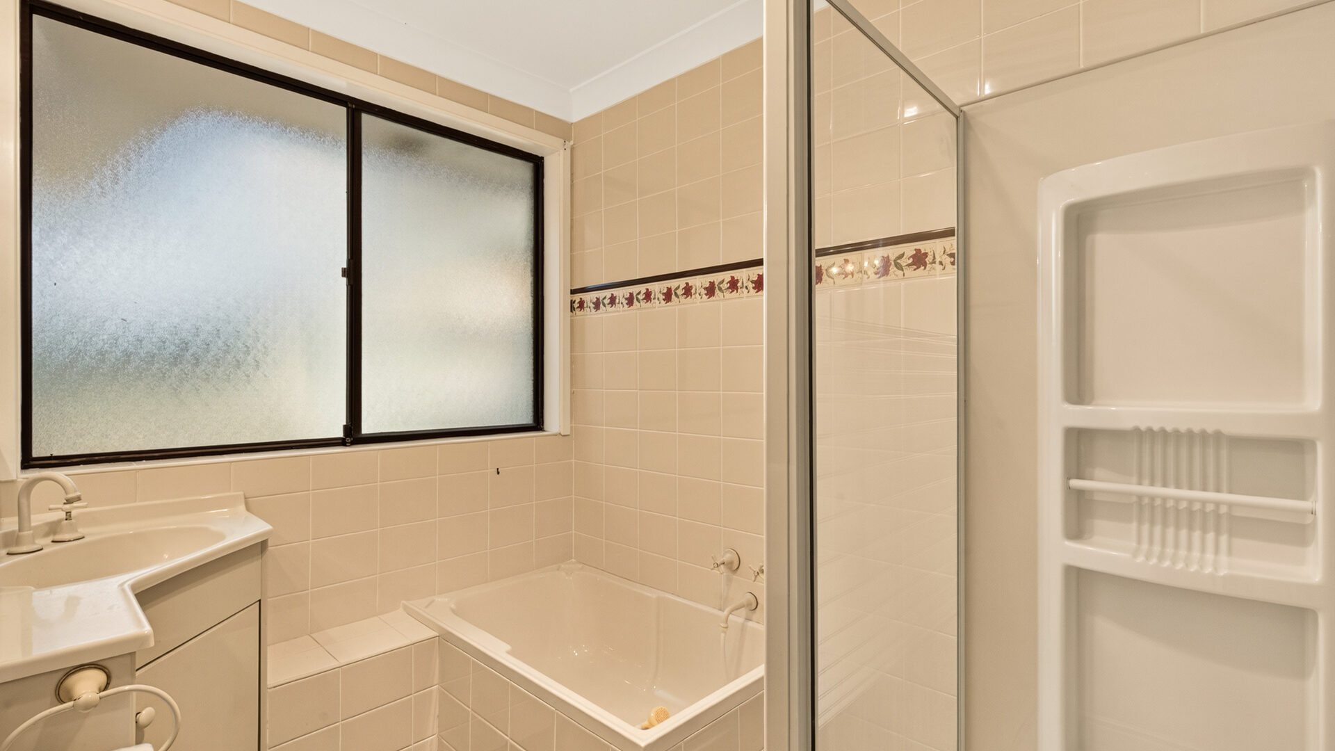 Auction - 64 Shanke Crescent - New Property in Kings Langley - Real Estate by Kim McChlery