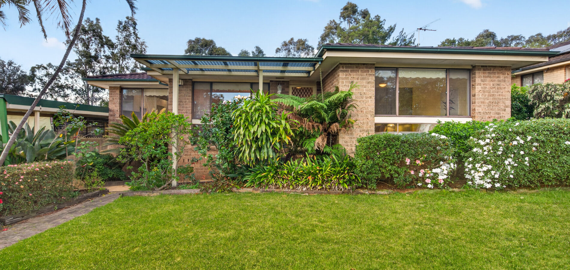 For Sale - 64 Shanke Crescent - New Property in Kings Langley - Real Estate by Kim McChlery