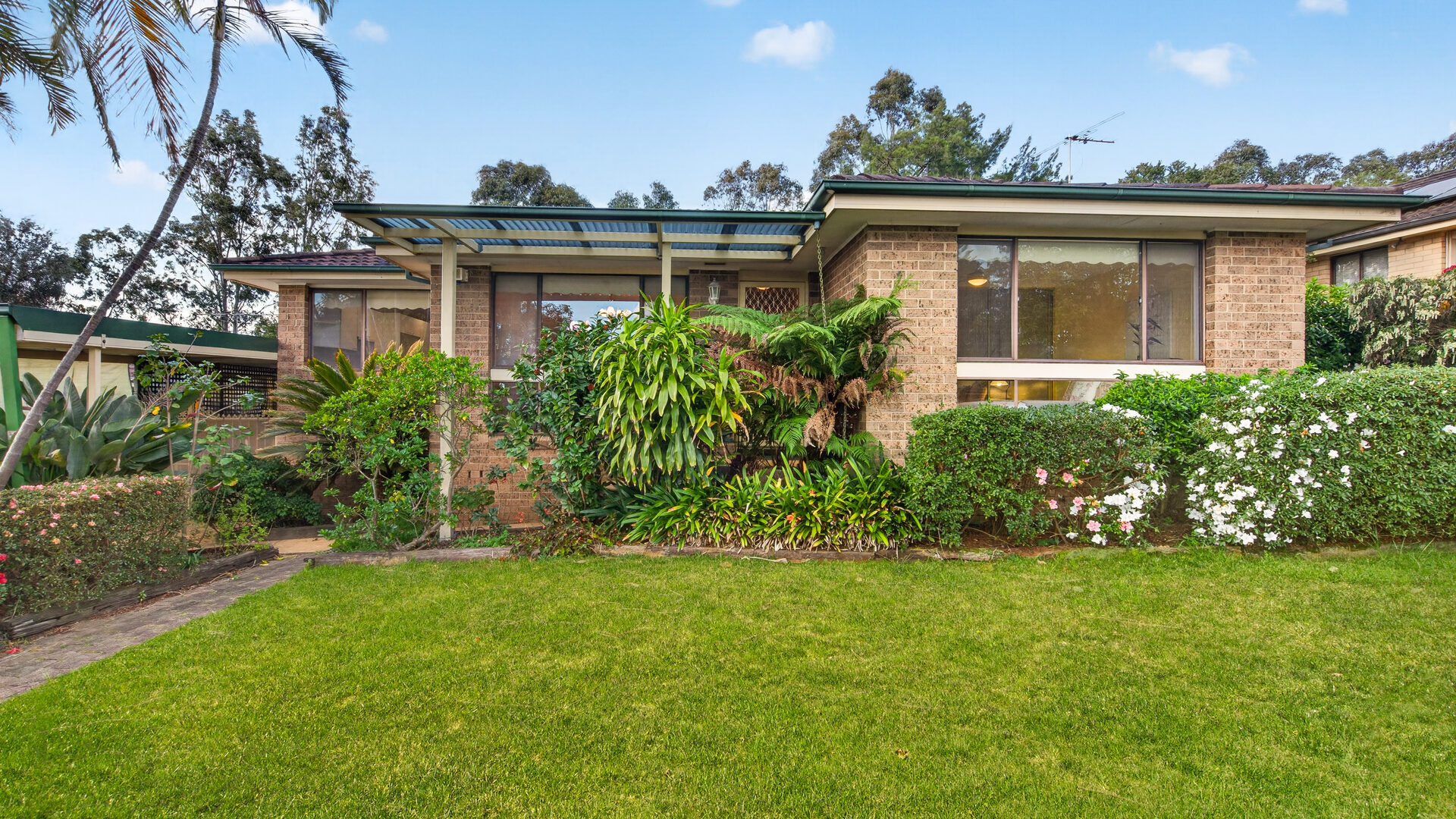 Auction - 64 Shanke Crescent - New Property in Kings Langley - Real Estate by Kim McChlery