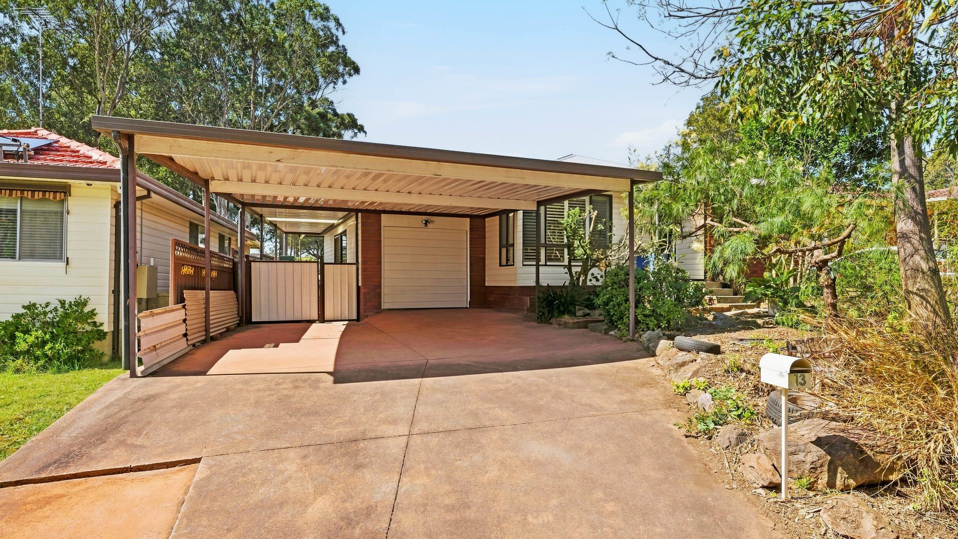 Auction - 13 Everest Street - New Property in Seven Hills - Real Estate by Joel Hollings