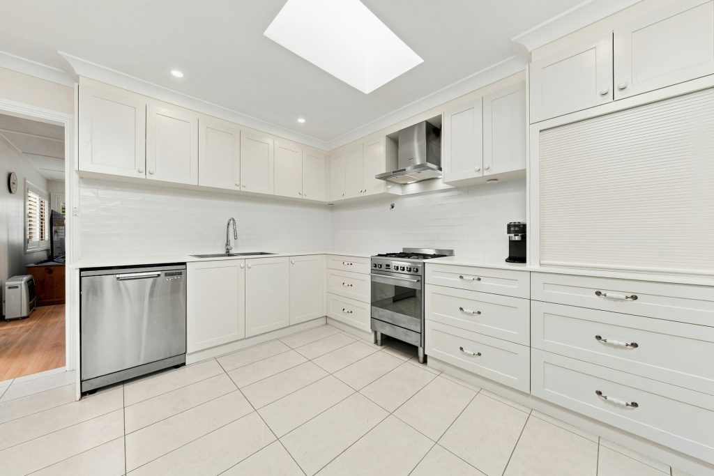 Auction - 13 Everest Street - New Property in Seven Hills - Real Estate by Joel Hollings