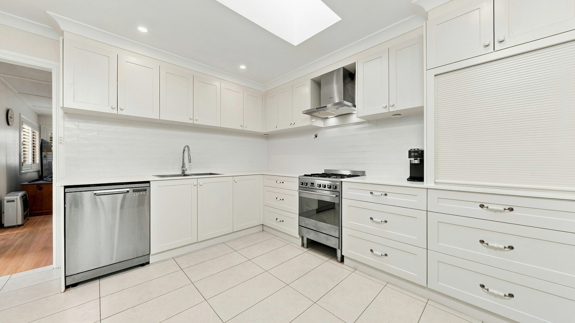 Auction - 13 Everest Street - New Property in Seven Hills - Real Estate by Joel Hollings