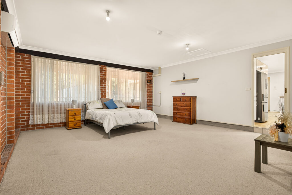 Auction - 8 Holmes Drive - New Property in Cumberland Reach - Real Estate by Yuri Cattaneo