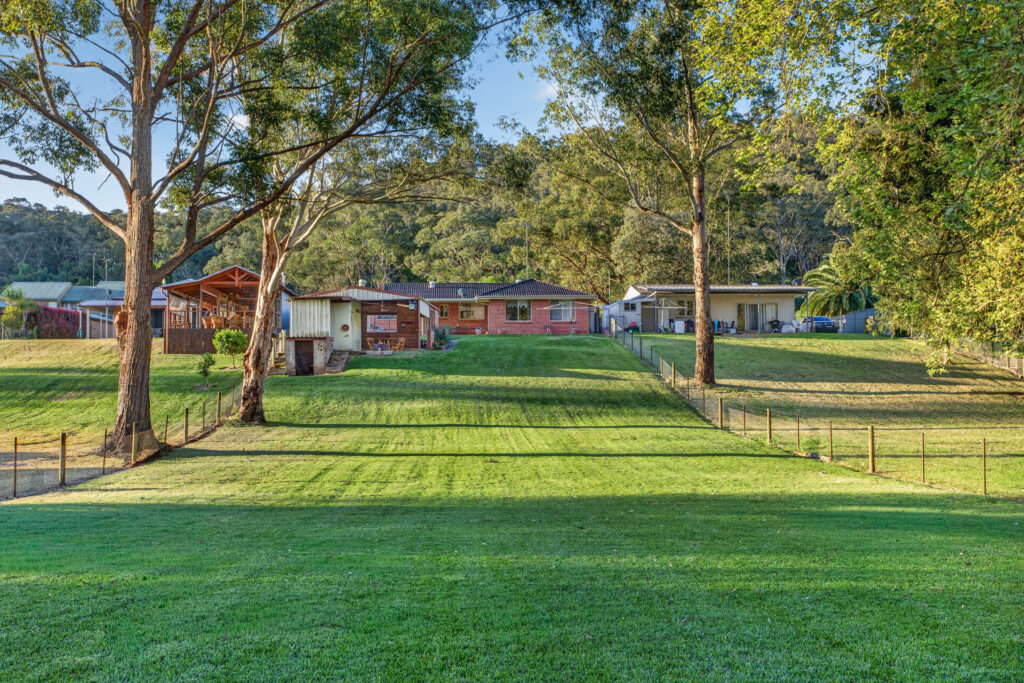 Auction - 8 Holmes Drive - New Property in Cumberland Reach - Real Estate by Yuri Cattaneo