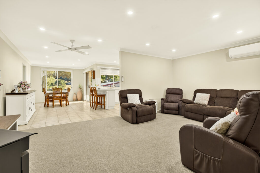 Auction - 8 Holmes Drive - New Property in Cumberland Reach - Real Estate by Yuri Cattaneo