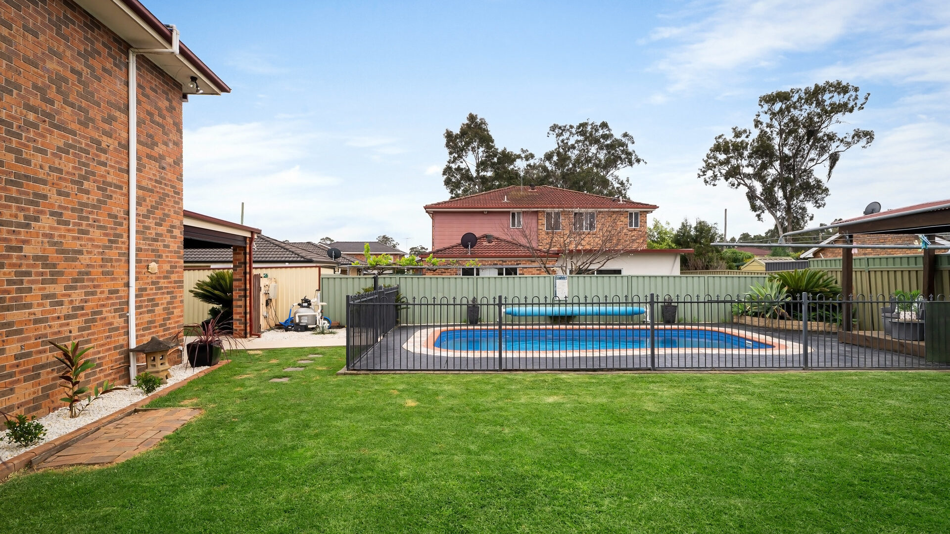 For Sale - 16 Maria Lock Grove - New Property in Oakhurst - Real Estate by George Davidson