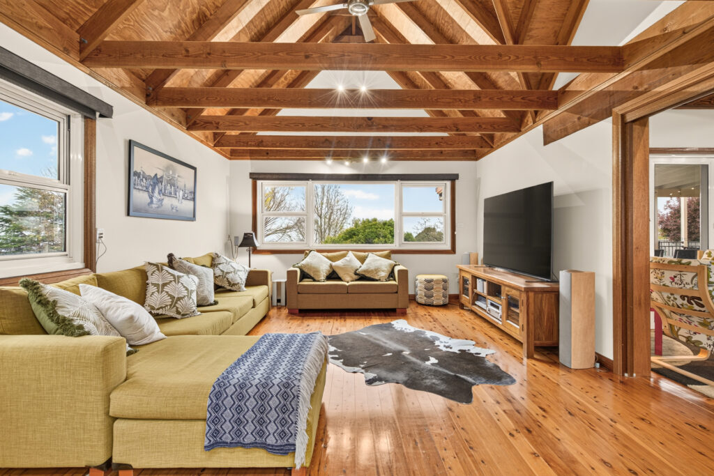 For Sale - 7 Vista Place - New Property in Kurrajong Heights - Real Estate by Yuri Cattaneo