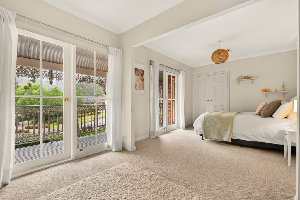 Auction - 3 Kingfisher Place - New Property in West Pennant Hills - Real Estate by Mark Vinogradov