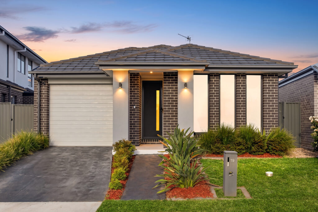For Sale - 19 Caledonia Crescent (Melonba) - New Property in Marsden Park - Real Estate by Ruma Mundi