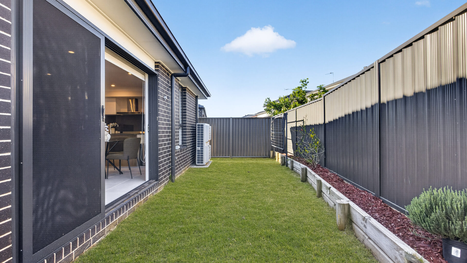 For Sale - 19 Caledonia Crescent (Melonba) - New Property in Marsden Park - Real Estate by Ruma Mundi