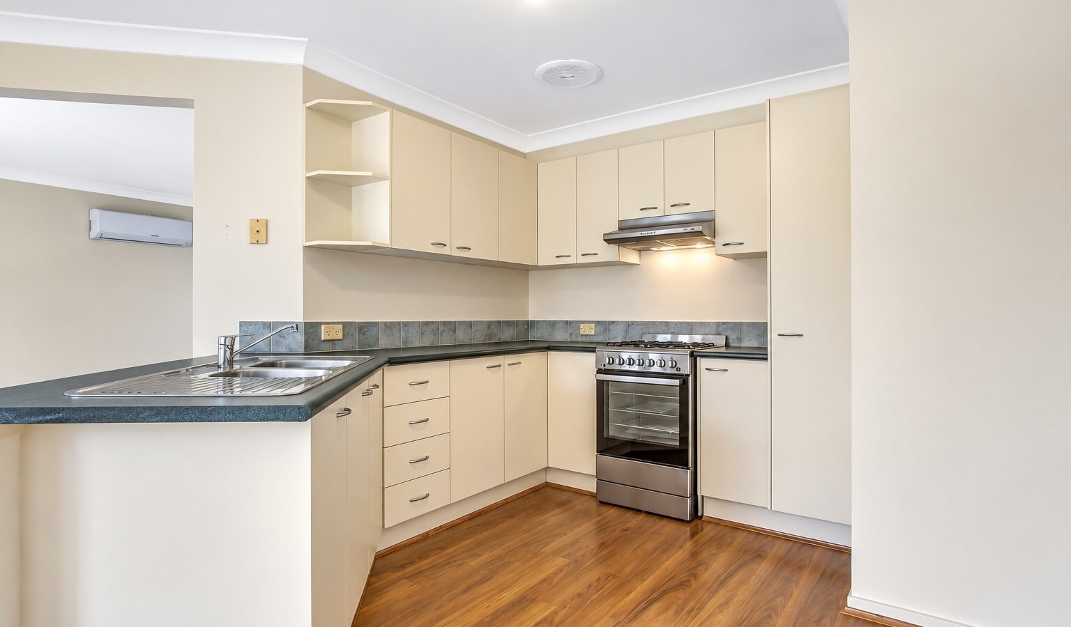 For Rent - 17 Arizona Place - New Property in Stanhope Gardens - Real Estate by 