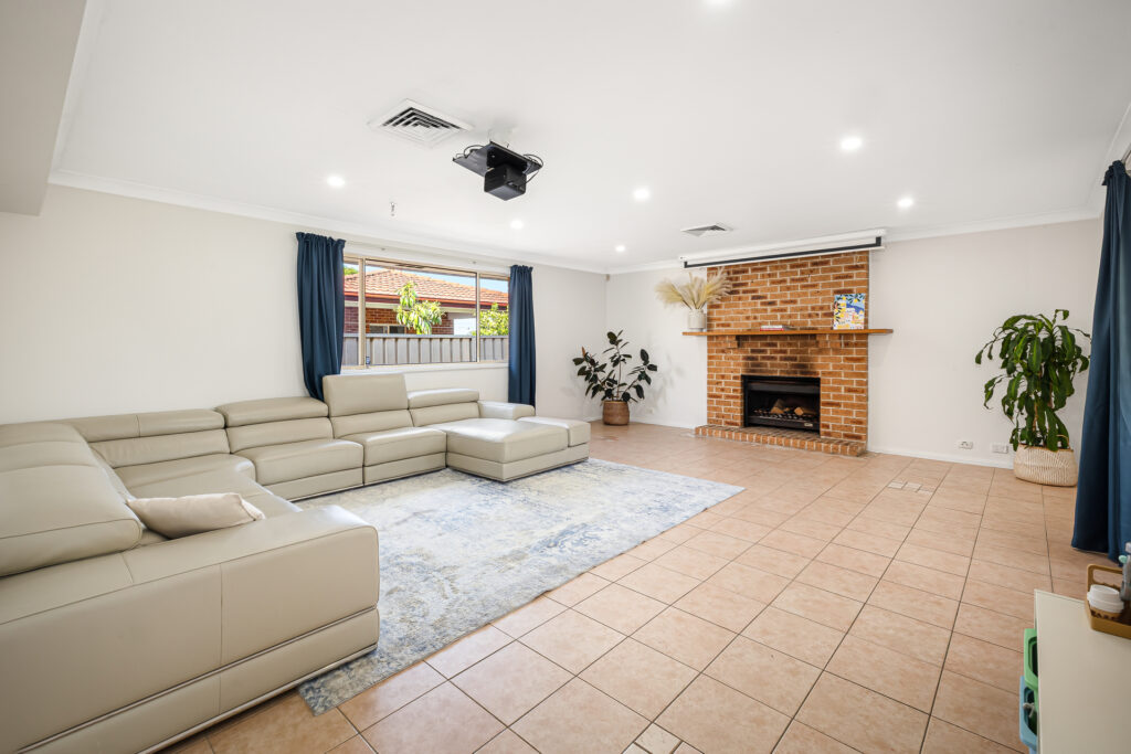 Auction - 34 Vermont Court - New Property in Seven Hills - Real Estate by Joel Hollings
