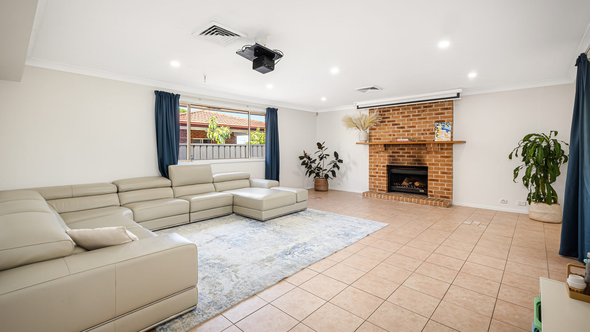 Auction - 34 Vermont Court - New Property in Seven Hills - Real Estate by Joel Hollings