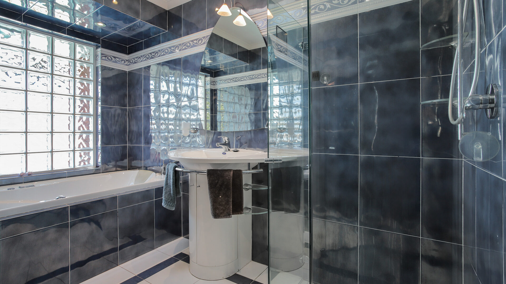For Sale - 43 Solander Road - New Property in Kings Langley - Real Estate by Kim McChlery