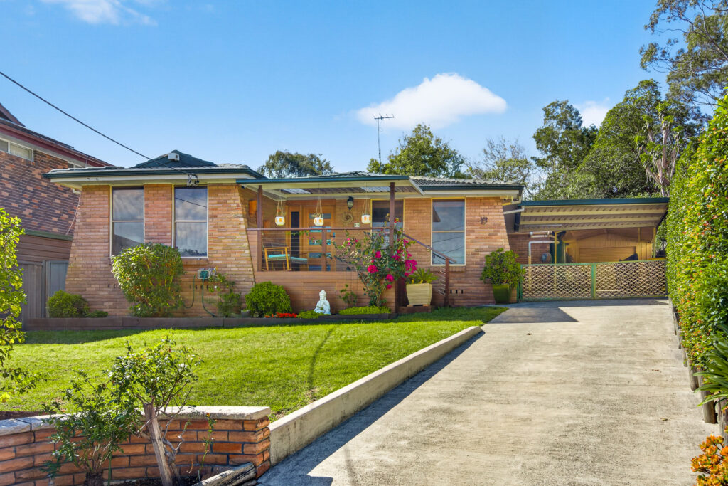 Auction - 13 Hull Place - New Property in Seven Hills - Real Estate by Kim McChlery