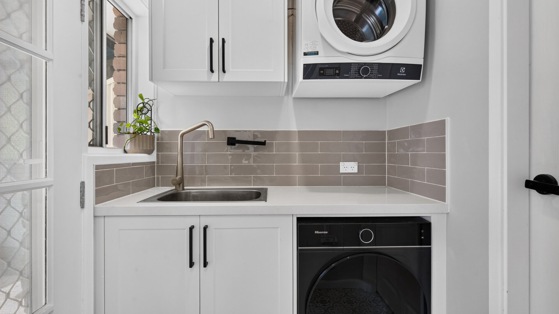 Auction - 13 Hull Place - New Property in Seven Hills - Real Estate by Kim McChlery