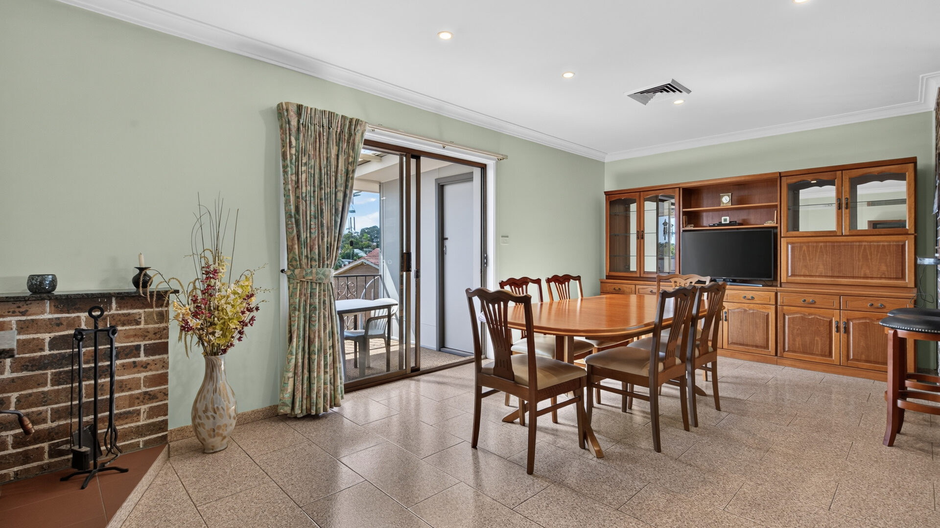 For Sale - 65 Solander Road - New Property in Kings Langley - Real Estate by Kim McChlery