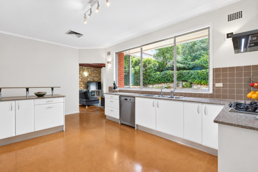 Auction - 6 Jesmond Crescent - New Property in Beecroft - Real Estate by Kenny Li
