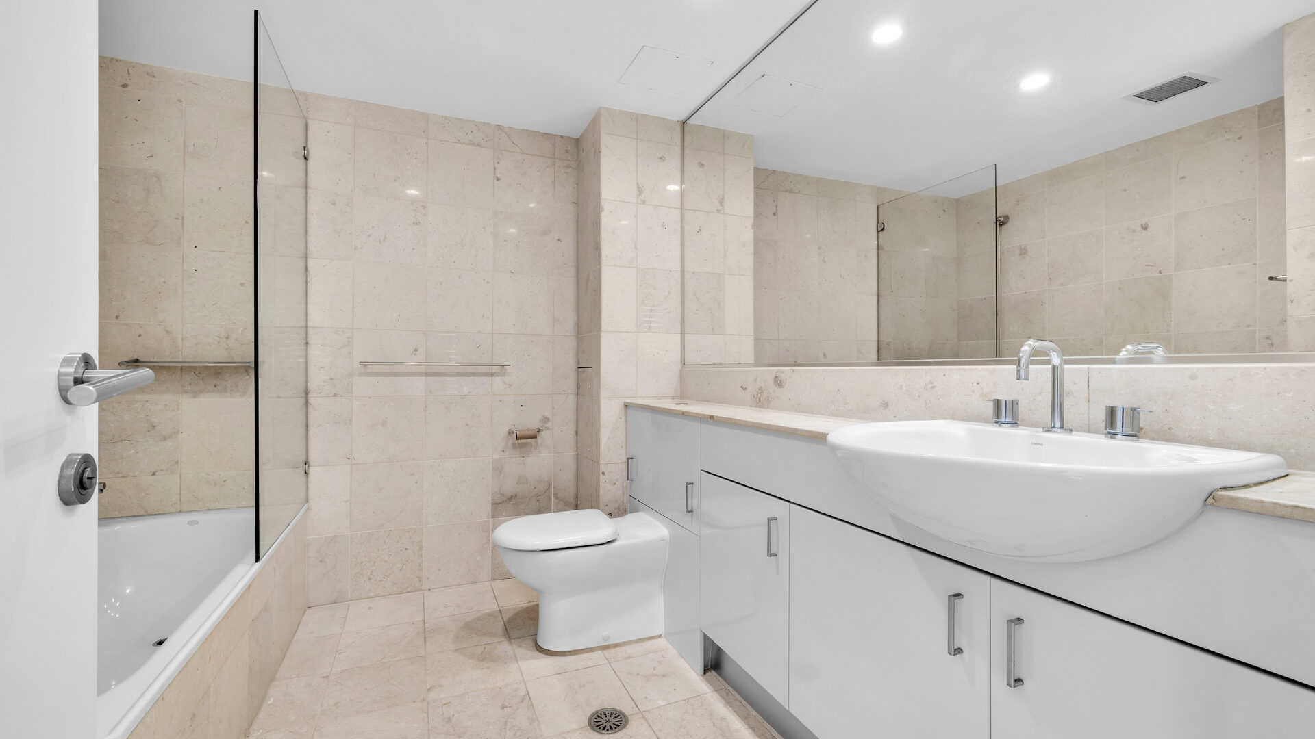 For Rent - 5/3 Penkivil Street - New Property in Bondi - Real Estate by 