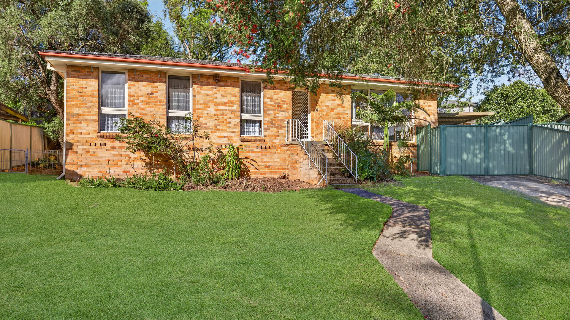 For Sale - 9 King Place - New Property in Kings Langley - Real Estate by Kim McChlery