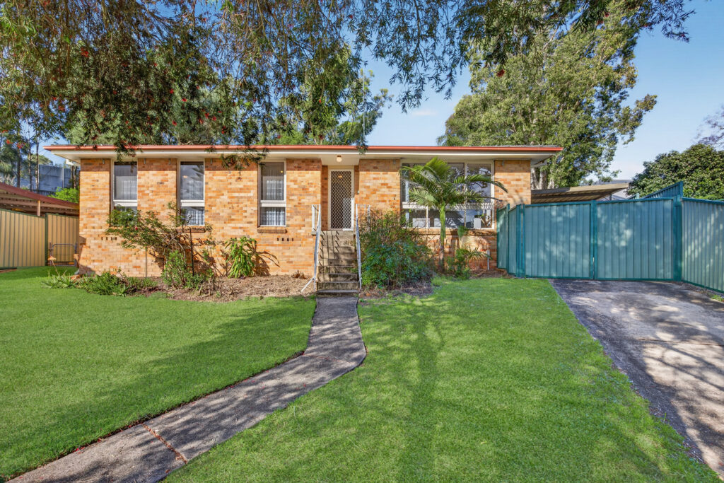 For Sale - 9 King Place - New Property in Kings Langley - Real Estate by Kim McChlery