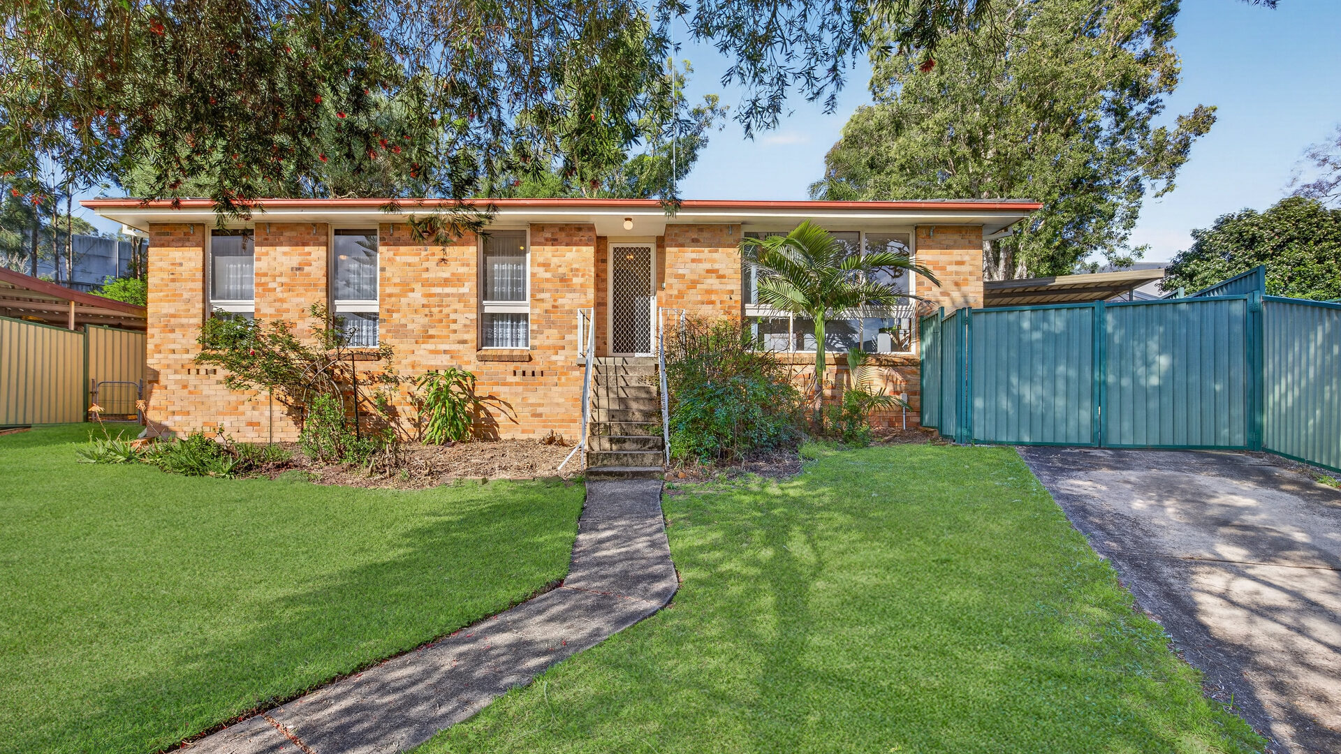 For Sale - 9 King Place - New Property in Kings Langley - Real Estate by Kim McChlery