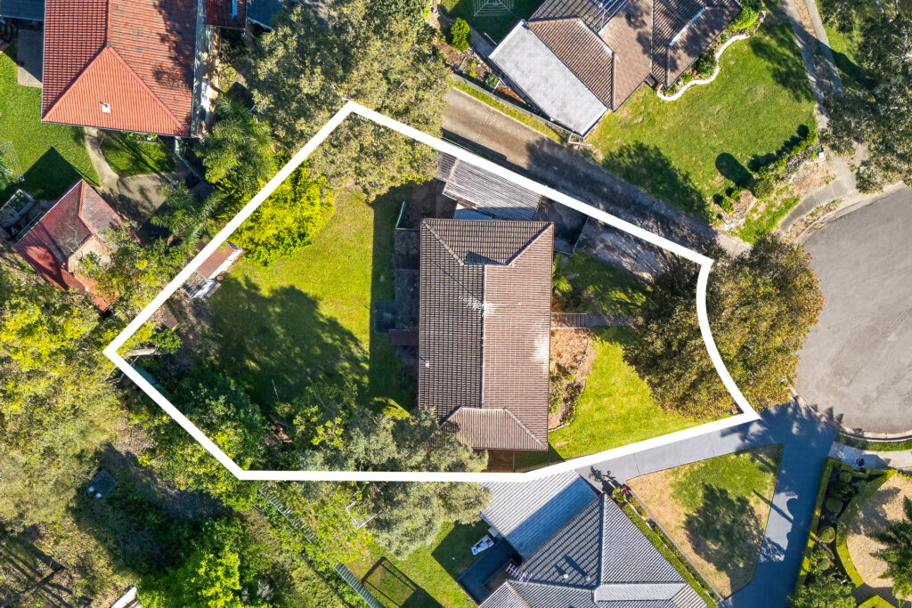 For Sale - 9 King Place - New Property in Kings Langley - Real Estate by Kim McChlery